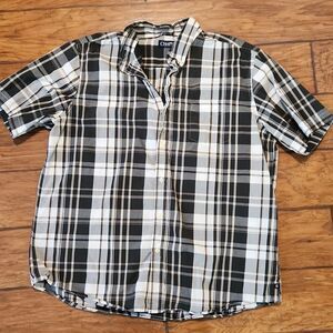 Chaps menXXL black and gray plaid button-down short sleeve shirt